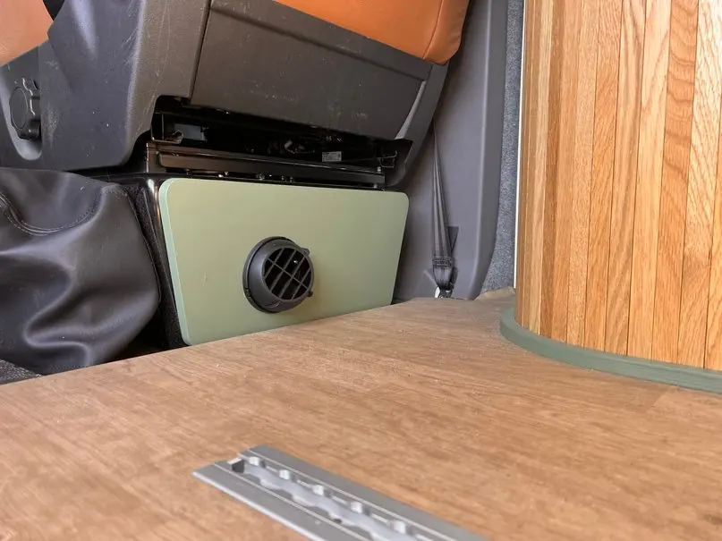 Warm air outlet in the furniture